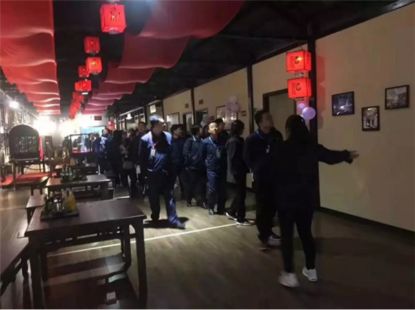 雙十一_酒_任性！全場(chǎng)半價(jià)，西安這家店也是拼了！211.jpg